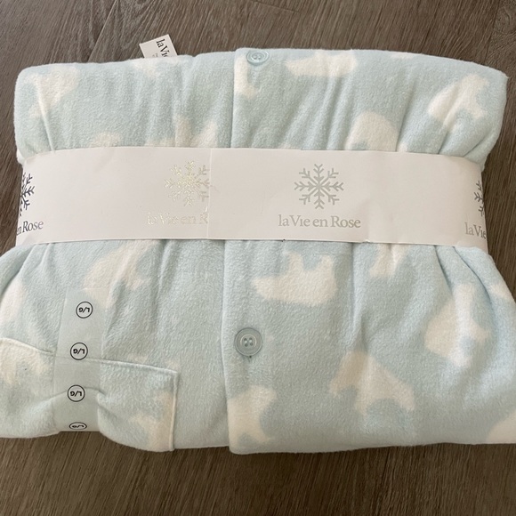 Baby blue fleece polar bear pyjamas - Picture 2 of 6